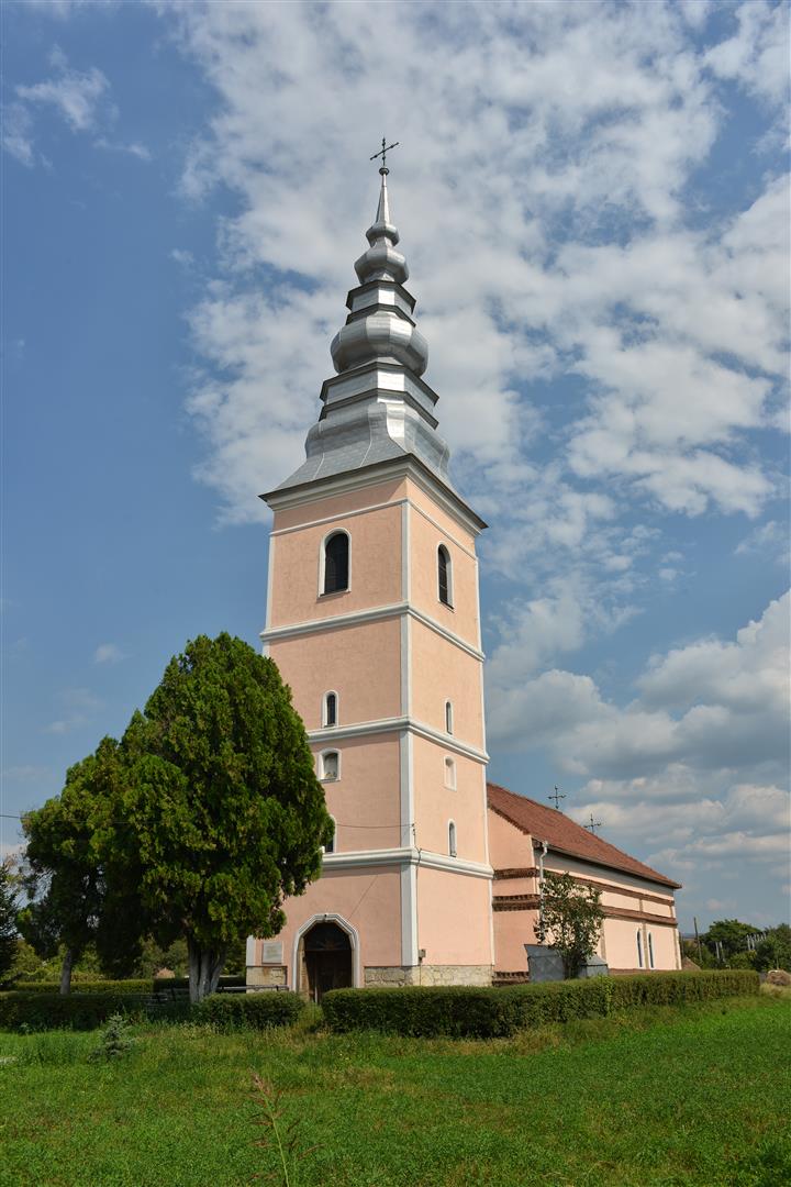 Biserica „Sfânta Treime” din Maieri II – văzută dinspre sud-vest.
